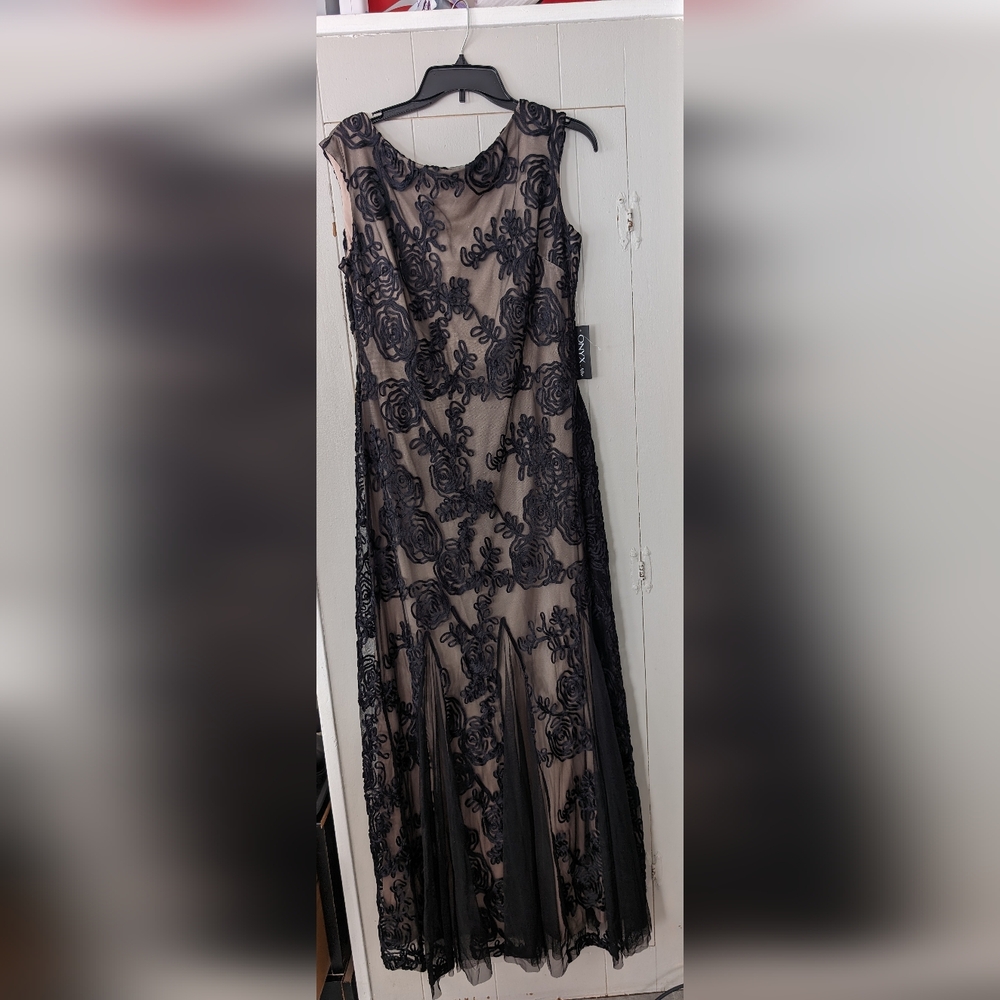 Onyx Nite Black And Nude Woman's Long Ball Gown Dress Size 12 New With Tags